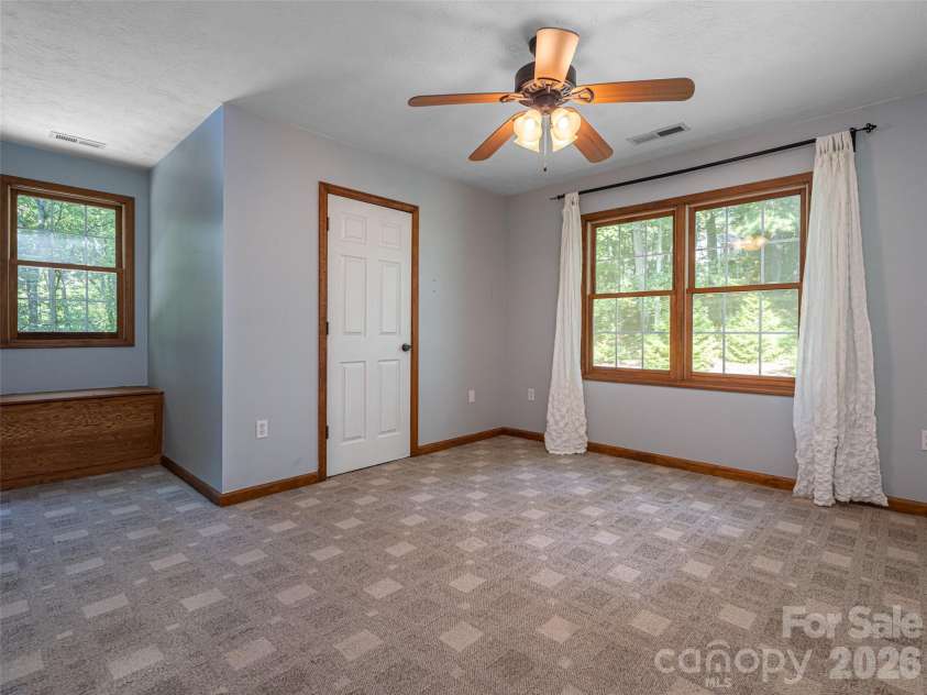 12 Howling Waite Ridge, Candler, NC 28715.  MLS# CAR4420405, YatesRealty ID 48304. 