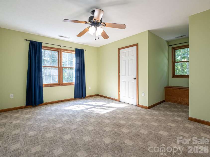 12 Howling Waite Ridge, Candler, NC 28715.  MLS# CAR4420405, YatesRealty ID 48304. 