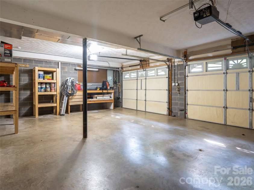 12 Howling Waite Ridge, Candler, NC 28715.  MLS# CAR4420405, YatesRealty ID 48304. 