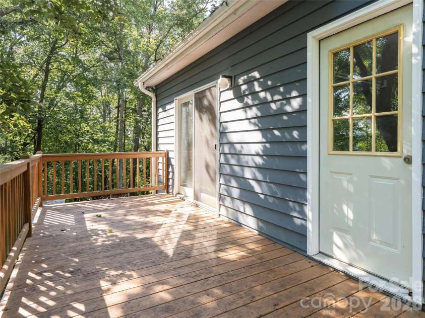 12 Howling Waite Ridge, Candler, NC 28715.  MLS# CAR4420405, YatesRealty ID 48304. 