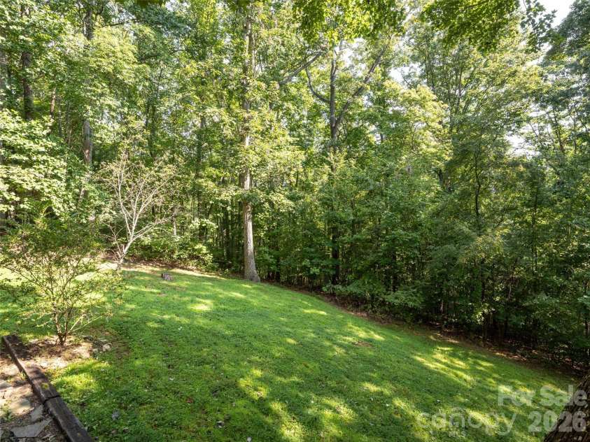 12 Howling Waite Ridge, Candler, NC 28715.  MLS# CAR4420405, YatesRealty ID 48304. 