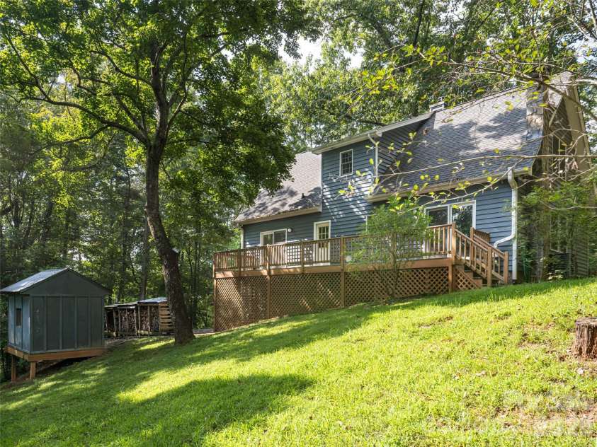12 Howling Waite Ridge, Candler, NC 28715.  MLS# CAR4420405, YatesRealty ID 48304. 