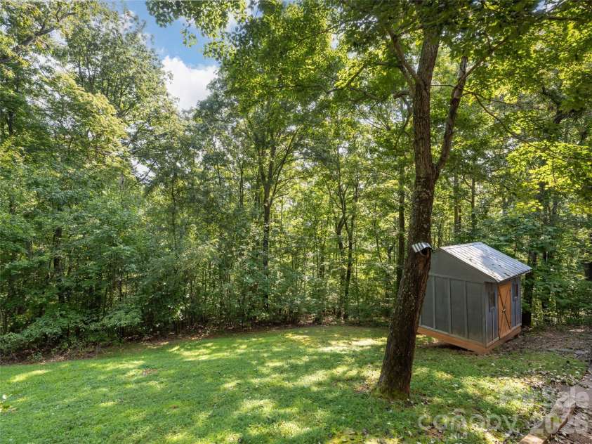 12 Howling Waite Ridge, Candler, NC 28715.  MLS# CAR4420405, YatesRealty ID 48304. 