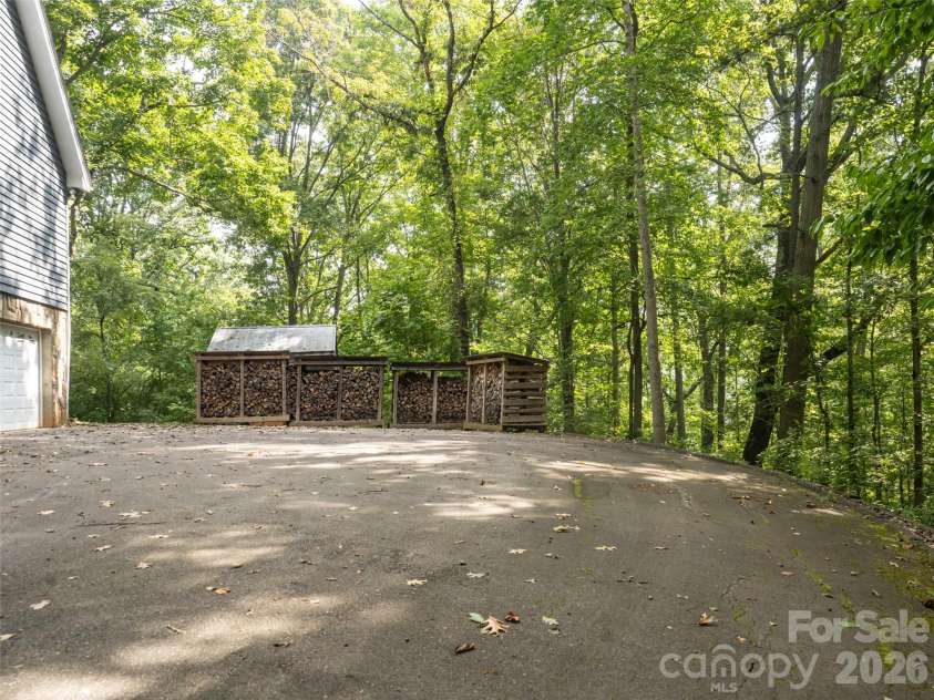 12 Howling Waite Ridge, Candler, NC 28715.  MLS# CAR4420405, YatesRealty ID 48304. 