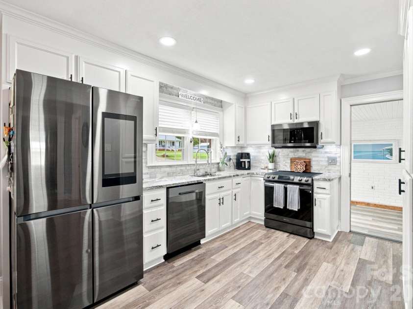 300 Eastwood Drive, Mount Holly, NC 28120.  MLS# CAR4419911, YatesRealty ID 48306. 