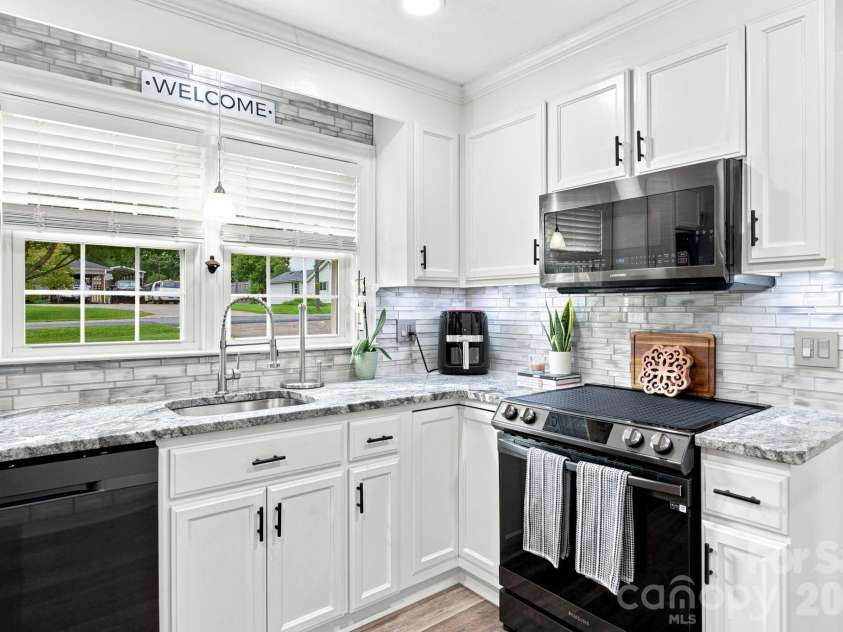 300 Eastwood Drive, Mount Holly, NC 28120.  MLS# CAR4419911, YatesRealty ID 48306. 