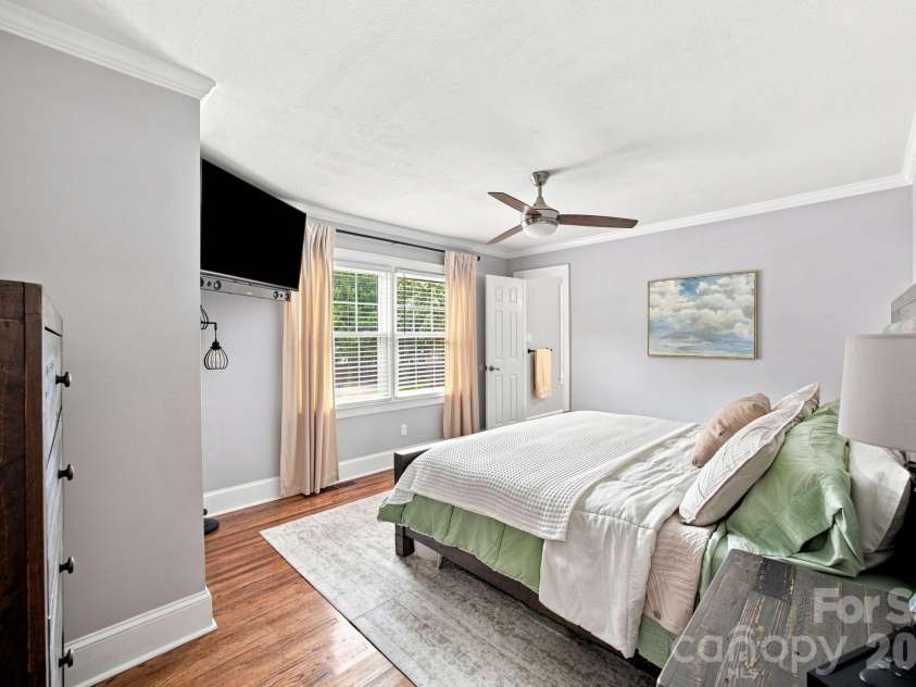 300 Eastwood Drive, Mount Holly, NC 28120.  MLS# CAR4419911, YatesRealty ID 48306. 