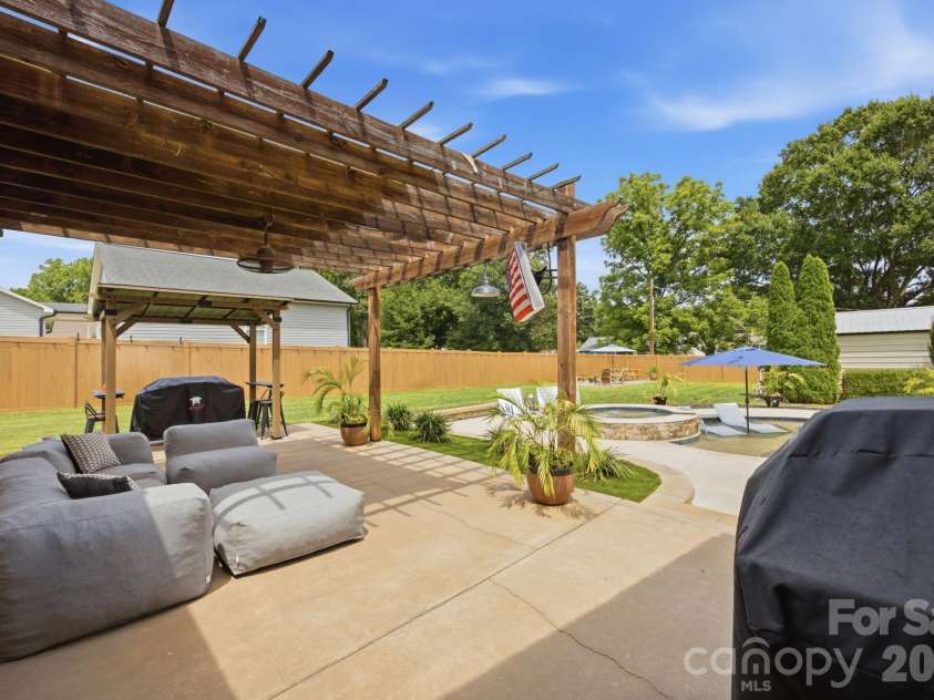 300 Eastwood Drive, Mount Holly, NC 28120.  MLS# CAR4419911, YatesRealty ID 48306. 
