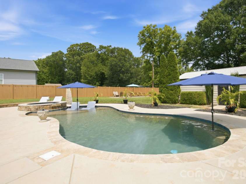 300 Eastwood Drive, Mount Holly, NC 28120.  MLS# CAR4419911, YatesRealty ID 48306. 