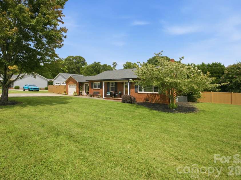 300 Eastwood Drive, Mount Holly, NC 28120.  MLS# CAR4419911, YatesRealty ID 48306. 