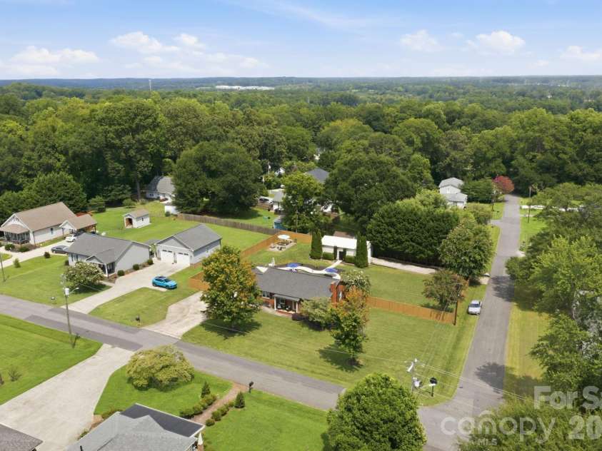 300 Eastwood Drive, Mount Holly, NC 28120.  MLS# CAR4419911, YatesRealty ID 48306. 