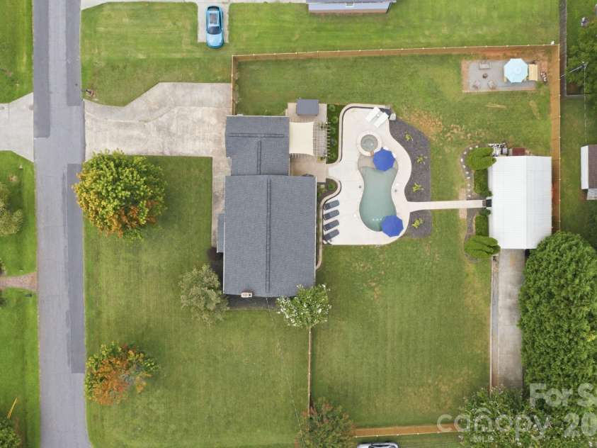 300 Eastwood Drive, Mount Holly, NC 28120.  MLS# CAR4419911, YatesRealty ID 48306. 