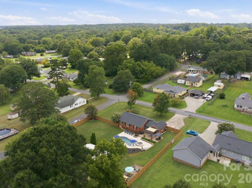 300 Eastwood Drive, Mount Holly, NC 28120.  MLS# CAR4419911, YatesRealty ID 48306. 