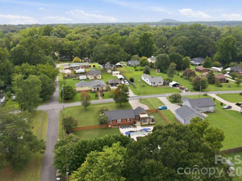 300 Eastwood Drive, Mount Holly, NC 28120.  MLS# CAR4419911, YatesRealty ID 48306. 