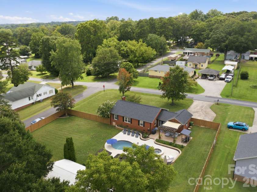 300 Eastwood Drive, Mount Holly, NC 28120.  MLS# CAR4419911, YatesRealty ID 48306. 