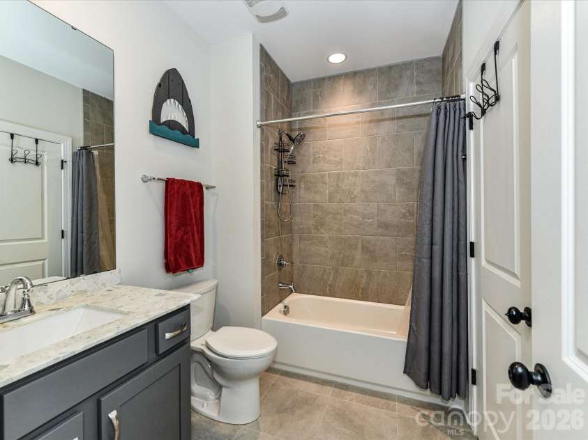 555 Shepherd Lane, Clover, SC 29710.  MLS# CAR4416784, YatesRealty ID 48307. 3rd Bathroom