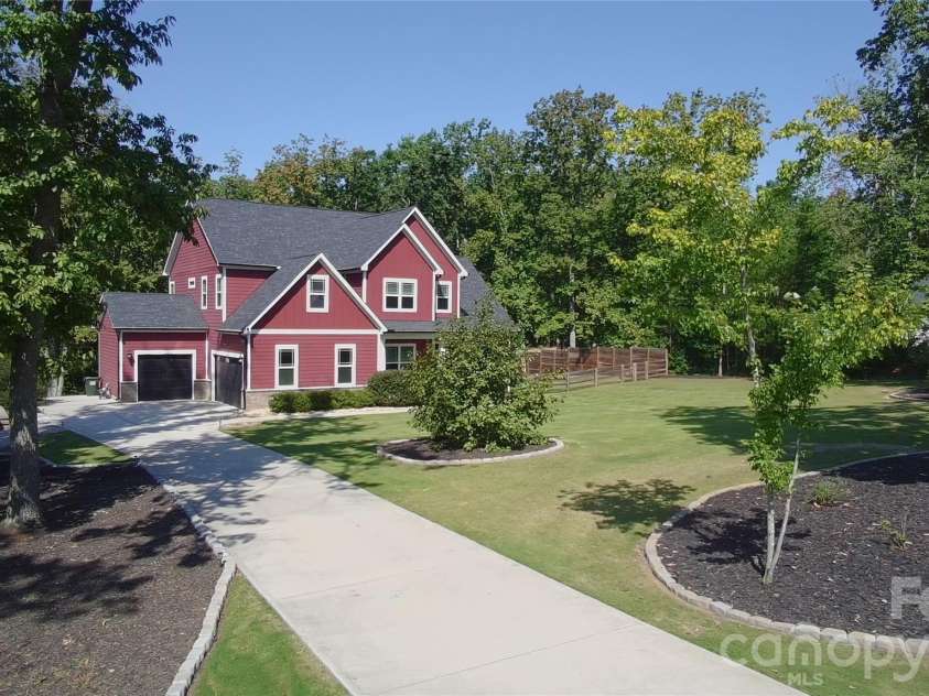 555 Shepherd Lane, Clover, SC 29710.  MLS# CAR4416784, YatesRealty ID 48307. 