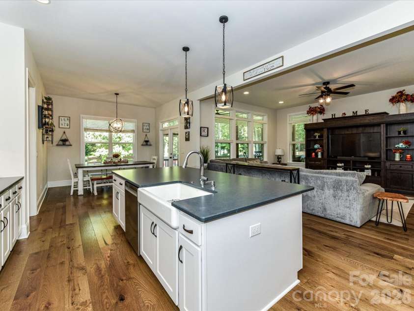 555 Shepherd Lane, Clover, SC 29710.  MLS# CAR4416784, YatesRealty ID 48307. 