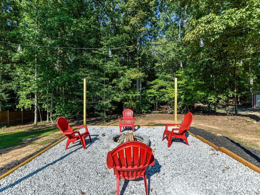 555 Shepherd Lane, Clover, SC 29710.  MLS# CAR4416784, YatesRealty ID 48307. 