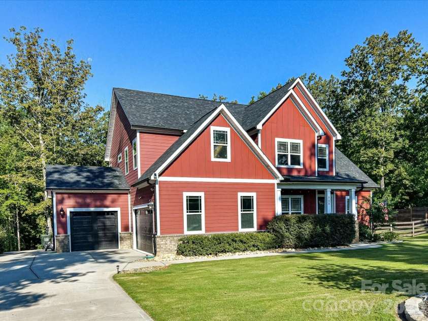 555 Shepherd Lane, Clover, SC 29710.  MLS# CAR4416784, YatesRealty ID 48307. 