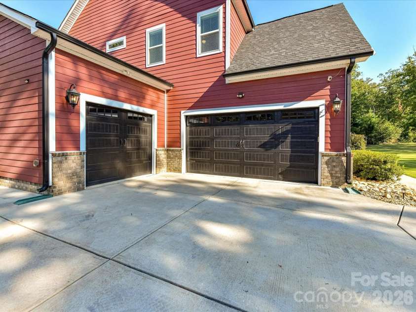 555 Shepherd Lane, Clover, SC 29710.  MLS# CAR4416784, YatesRealty ID 48307. 