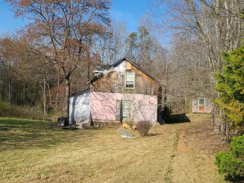 128 Steep Lane, Statesville, NC 28625.  MLS# CAR4420232, YatesRealty ID 48308. 