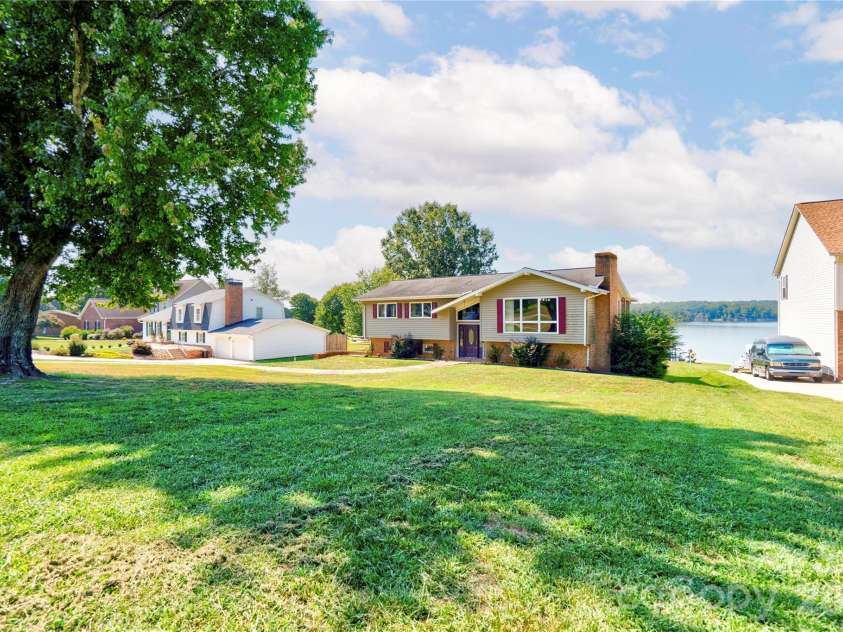 152 North Shore Drive, Cherryville, NC 28021.  MLS# CAR4420770, YatesRealty ID 48309. 