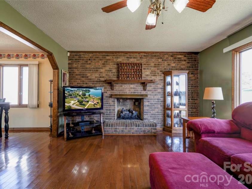 152 North Shore Drive, Cherryville, NC 28021.  MLS# CAR4420770, YatesRealty ID 48309. 