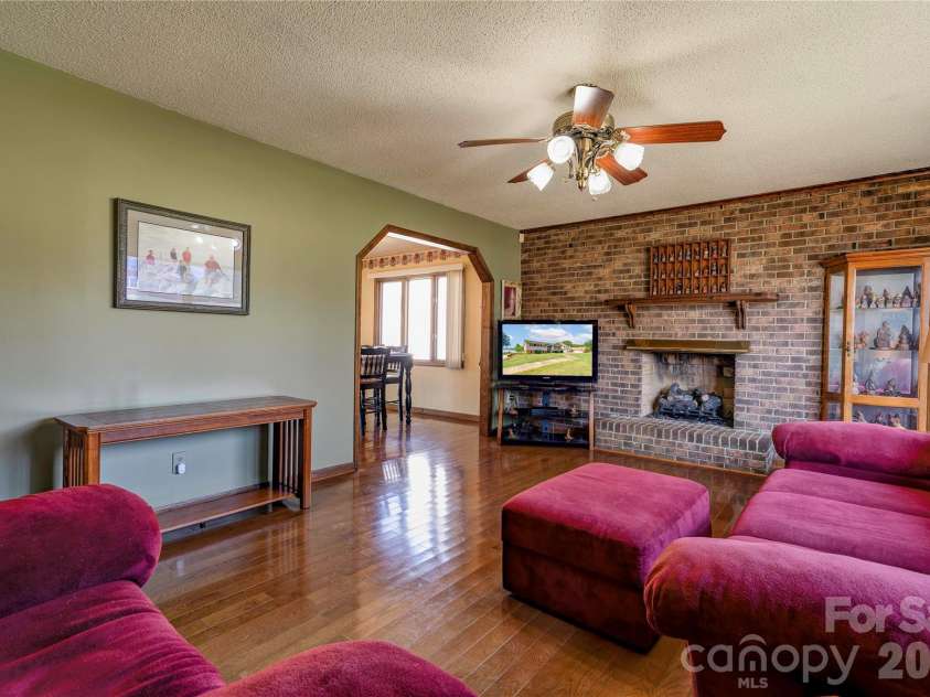 152 North Shore Drive, Cherryville, NC 28021.  MLS# CAR4420770, YatesRealty ID 48309. 