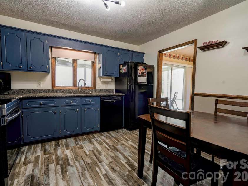 152 North Shore Drive, Cherryville, NC 28021.  MLS# CAR4420770, YatesRealty ID 48309. 