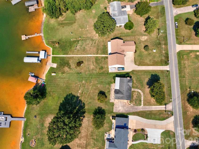 152 North Shore Drive, Cherryville, NC 28021.  MLS# CAR4420770, YatesRealty ID 48309. 