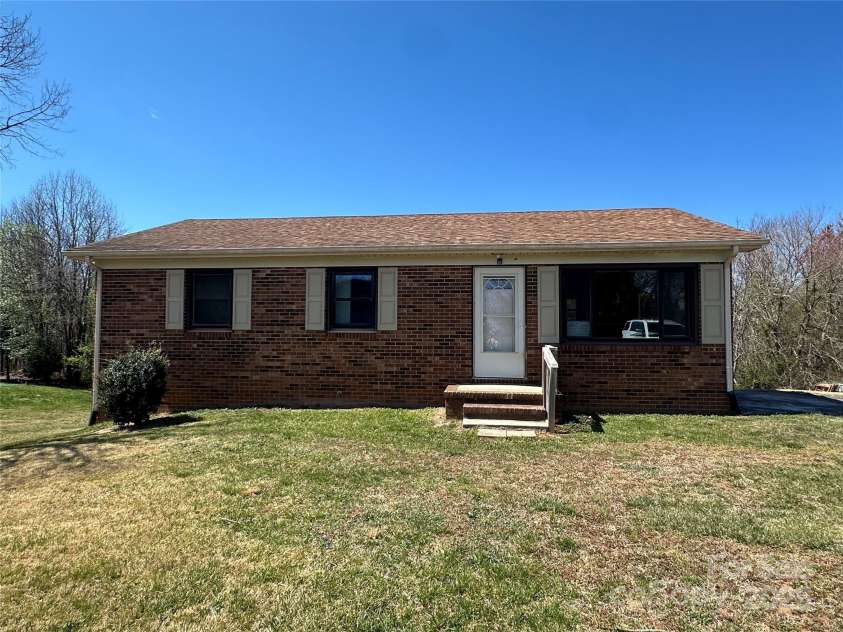 156 Shamrock Avenue, Mount Airy, NC 27030.  MLS# CAR4241937, YatesRealty ID 4831. 