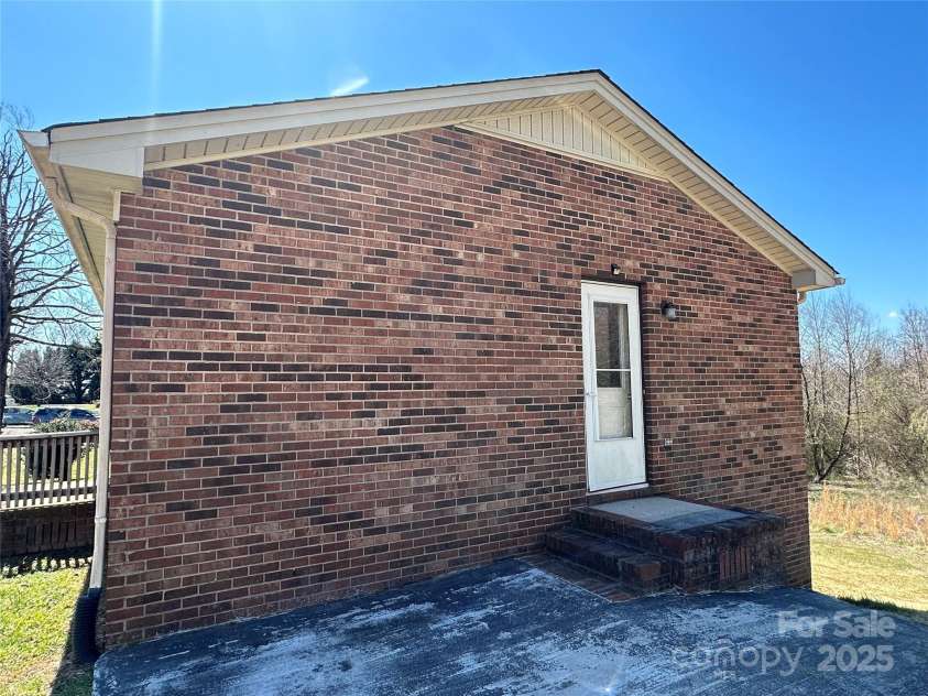 156 Shamrock Avenue, Mount Airy, NC 27030.  MLS# CAR4241937, YatesRealty ID 4831. 