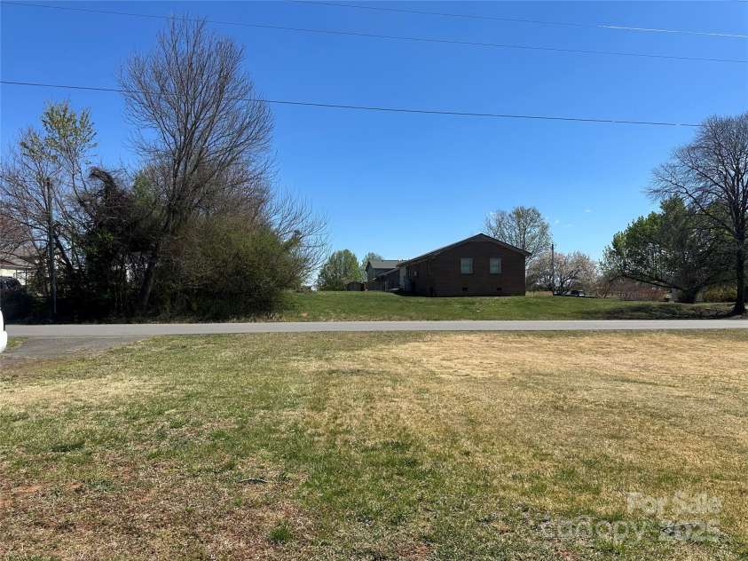 156 Shamrock Avenue, Mount Airy, NC 27030.  MLS# CAR4241937, YatesRealty ID 4831. 