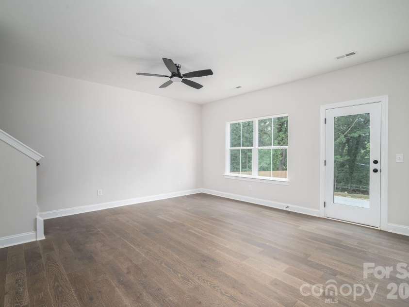 301 Congress Street, Lincolnton, NC 28092.  MLS# CAR4418941, YatesRealty ID 48310. 