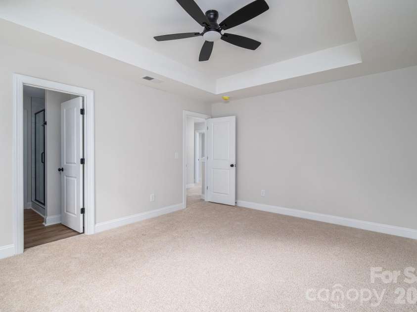 301 Congress Street, Lincolnton, NC 28092.  MLS# CAR4418941, YatesRealty ID 48310. 