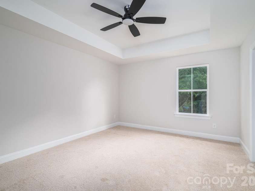 301 Congress Street, Lincolnton, NC 28092.  MLS# CAR4418941, YatesRealty ID 48310. 