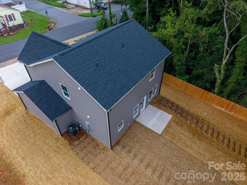 301 Congress Street, Lincolnton, NC 28092.  MLS# CAR4418941, YatesRealty ID 48310. 