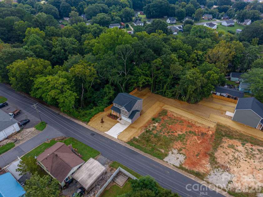 301 Congress Street, Lincolnton, NC 28092.  MLS# CAR4418941, YatesRealty ID 48310. 