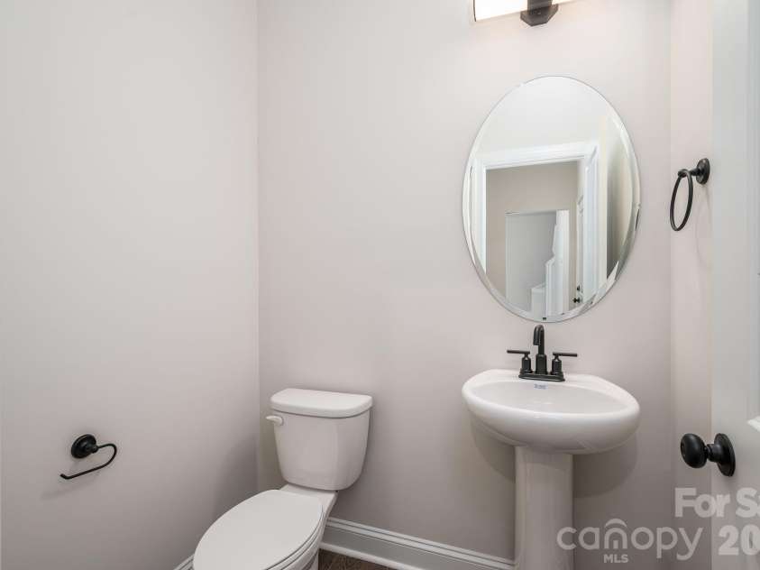 301 Congress Street, Lincolnton, NC 28092.  MLS# CAR4418941, YatesRealty ID 48310. 