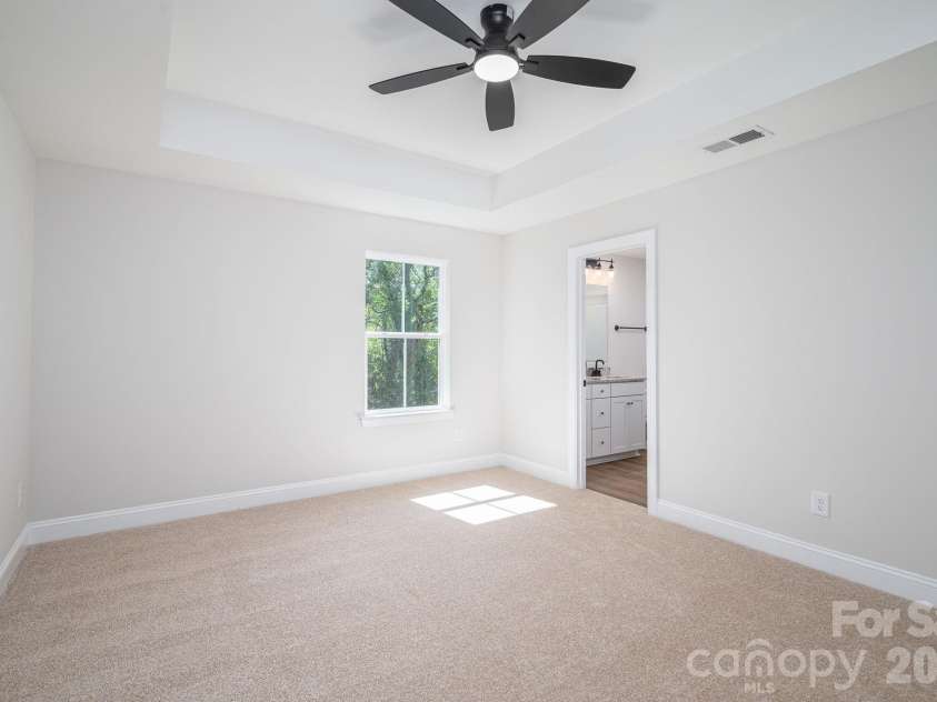 301 Congress Street, Lincolnton, NC 28092.  MLS# CAR4418941, YatesRealty ID 48310. 