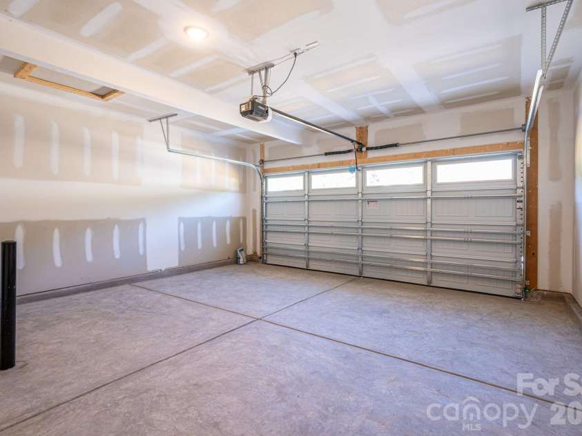 301 Congress Street, Lincolnton, NC 28092.  MLS# CAR4418941, YatesRealty ID 48310. 