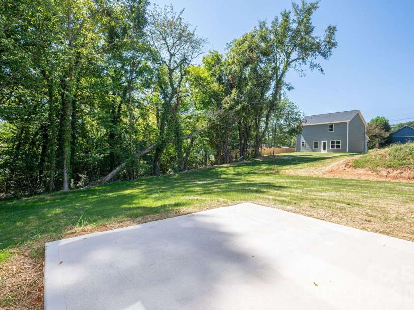 301 Congress Street, Lincolnton, NC 28092.  MLS# CAR4418941, YatesRealty ID 48310. 