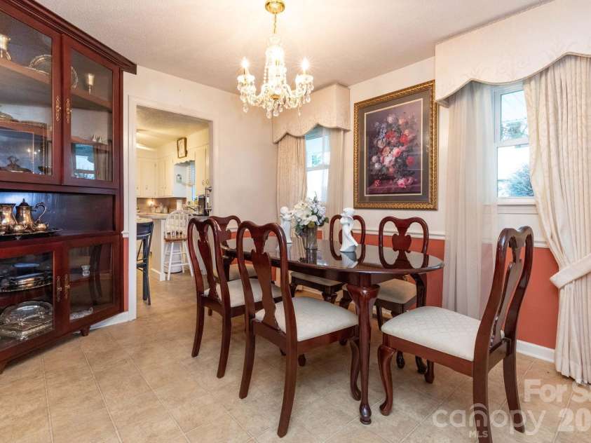 84 Portcrest Heights, Marion, NC 28752.  MLS# CAR4420704, YatesRealty ID 48311. Dining Room