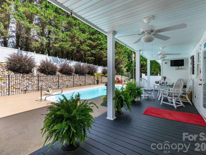 84 Portcrest Heights, Marion, NC 28752.  MLS# CAR4420704, YatesRealty ID 48311. Lower Covered Deck