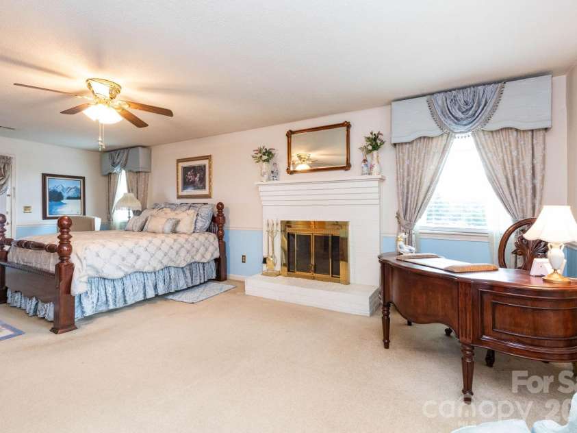 84 Portcrest Heights, Marion, NC 28752.  MLS# CAR4420704, YatesRealty ID 48311. Upper Level 2nd Primary Bedroom
