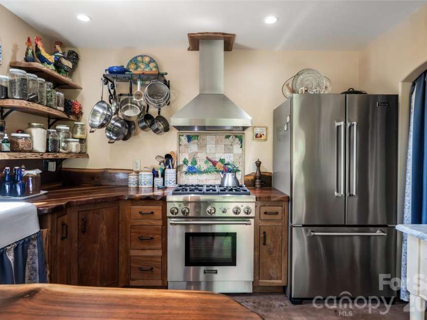 217 Natures Rest Lane, Clyde, NC 28721.  MLS# CAR4389640, YatesRealty ID 48312. 