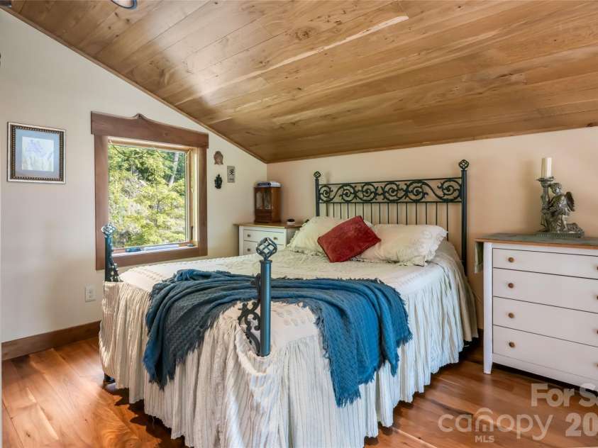 217 Natures Rest Lane, Clyde, NC 28721.  MLS# CAR4389640, YatesRealty ID 48312. 