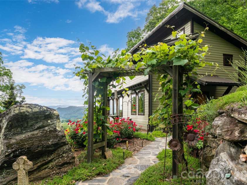 217 Natures Rest Lane, Clyde, NC 28721.  MLS# CAR4389640, YatesRealty ID 48312. 
