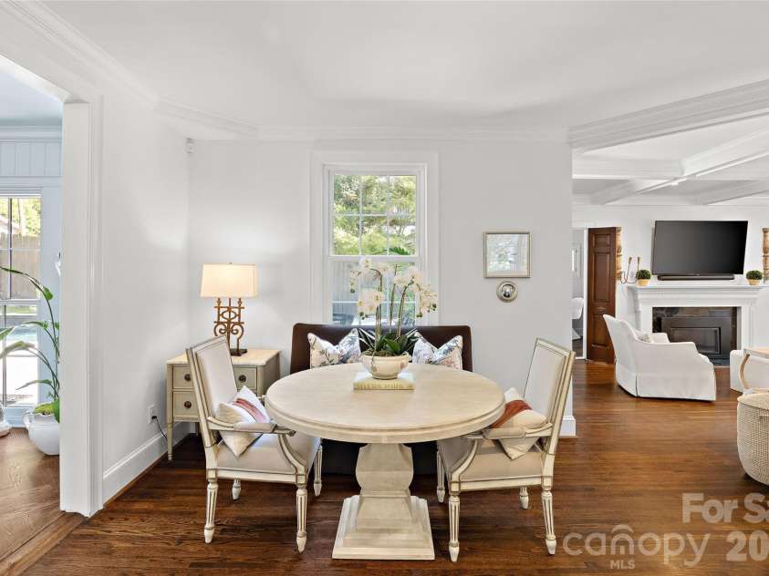 1838 Wendover Road, Charlotte, NC 28211.  MLS# CAR4420286, YatesRealty ID 48313. Breakfast nook